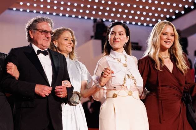 M Descente des marches du film Vie privée lors du 78ème Festival International du Film de Cannes Daniel Auteuil, Jodie Foster, Rebecca Zlotowski, Virginie Efira Descente des marches du film Vie privée lors du 78ème Festival International du Film de Cannes, au Palais des Festivals à Cannes On may 20th 2025 Jacovides Moreau Bestimage People leaving the red carpet for the movie A private life during the 78th Cannes International Film Festival at the Palais des Festivals in Cannes, France On may 20th 2025 Cannes France  Copyright: xJACOVIDES-MOREAUx xBESTIMAGExJACOVIDES-MOREAUx xBESTIMAGEx