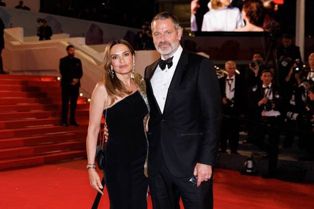 M Descente des marches du film Vie privée lors du 78ème Festival International du Film de Cannes Mariska Hargitay et son mari Peter Hermann Descente des marches du film Vie privée lors du 78ème Festival International du Film de Cannes, au Palais des Festivals à Cannes On may 20th 2025 Jacovides Moreau Bestimage People leaving the red carpet for the movie A private life during the 78th Cannes International Film Festival at the Palais des Festivals in Cannes, France On may 20th 2025 Cannes France  Copyright: xJACOVIDES-MOREAUx xBESTIMAGExJACOVIDES-MOREAUx xBESTIMAGEx