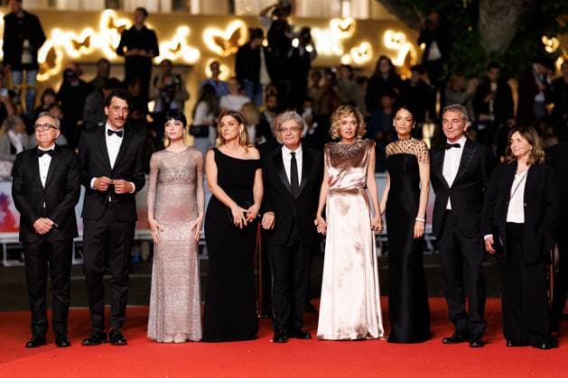 M Montée des marches du film Fuori lors du 78ème Festival International du Film de Cannes Paolo Del Brocco, Corrado Fortuna, Matilda De Angelis, Ippolita Di Majo, Mario Martone, Valeria Golino, Elodie Di Patrizi, Nicola Giuliano, Annamaria Morelli Montée des marches du film Fuori lors du 78ème Festival International du Film de Cannes, au Palais des Festivals à Cannes On may 20th 2025 Jacovides Moreau Bestimage Red carpet for the movie Fuori during the 78th Cannes International Film Festival at the Palais des Festivals in Cannes, France On may 20th 2025 Cannes France Copyright: xJACOVIDES-MOREAUx xBESTIMAGExJACOVIDES-MOREAUx xBESTIMAGEx