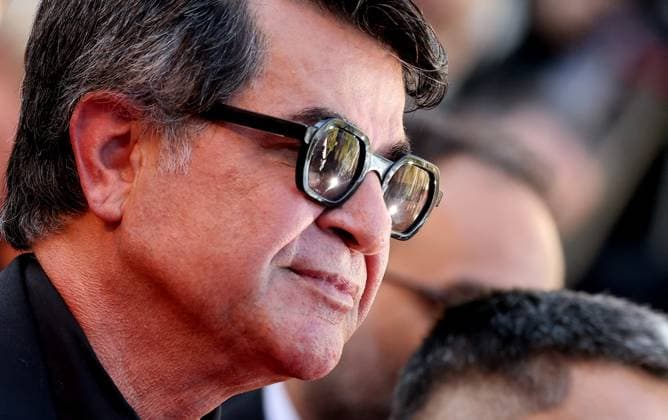 Descente des marches du film Un simple accident lors du 78ème Festival International du Film de Cannes Jafar Panahi Descente des marches du film Un simple accident lors du 78ème Festival International du Film de Cannes le 20 mai 2025 Jacovides Moreau Bestimage A simple accident at the 78th Cannes International Film Festival on 20 May 2025 Cannes France  Copyright: xJACOVIDES-MOREAUx xBESTIMAGExJACOVIDES-MOREAUx xBESTIMAGEx