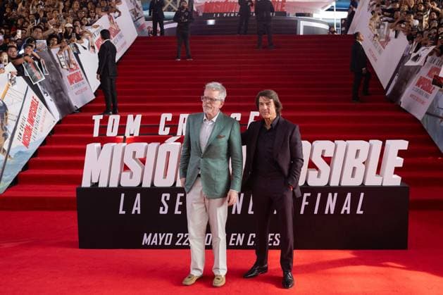 May 21, 2025, Mexico City, Mexico: TOM CRUISE and director CHRISTOPHER MCQUARRIE ttended the premiere of Mission Impossible: Dead Reckoning at the National Auditorium, where they signed autographs and walked the red carpet. Mexico City Mexico - ZUMAl178 20250521_znp_l178_025 Copyright: xCristianxLeyvax