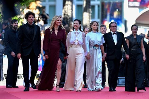 Cannes - Vie Privee Screening Vincent Lacoste, Robin Coudert AKA ROB, Virginie Efira, Irène Jacob, Sophie Guillemin, Rebecca Zlotowski, Anne Berest, Jodie Foster, Daniel Auteuil, Frederic Jouve and Luàna Bajrami attend the Vie Privée red carpet at the 78th annual Cannes Film Festival at Palais des Festivals on May 20, 2025 in Cannes, France.photo by Franck castel Cannes France Copyright: xCastelxFranck ABACAx