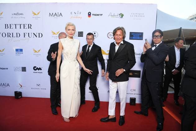 Better World Fund Gala Evening at the Carlton Hotel during the 78th Cannes International Film Festival Manuel Collas de La Roche, Keni Silva, Mohamed Hadid and Gilles Muzas Better World Fund Gala Evening at the Carlton Hotel during the 78th Cannes International Film Festival on May 20, 2025 Cannes France Lionel Urman Bestimage Better World Fund Gala Evening at the Carlton Hotel during the 78th Cannes International Film Festival on May 20, 2025 Cannes France  Copyright: xLIONELxURMANxx xBESTIMAGExLIONELxURMANxx xBESTIMAGEx