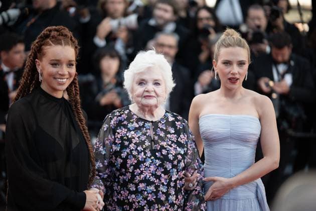 Vie Privee (A Private Life) Red Carpet - The 78th Annual Cannes Film Festival Scarlett Johansson, June Squibb, and Erin Kellyman attend the Vie Privee (A Private Life) red carpet at the 78th annual Cannes Film Festival at Palais des Festivals in Cannes, France, on May 20, 2025. Cannes France  Copyright: xLucaxCarlinox originalFilename: carlino-notitle250520_npSzG.jpg