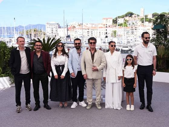 Cannes, 78th Cannes Film Festival 2025 - day 9 - Photocall of the film Un Simple Accident In the photo: Philippe Martin, Vahid Mobasseri, Hadis Pakbaten, Majid Panahi, Jafar Panahi, Maryam Afsharimovahed, Delnaz Najafi and Ebrahim Azizi  Copyright: xSimonexComix xipa-agency.netx xManuelexMangiarottix IPA_Agency_IPA58019394