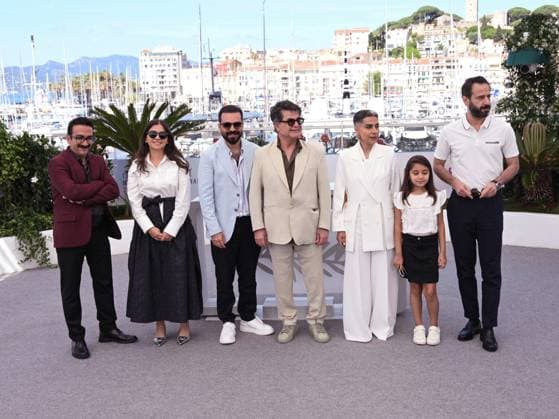 Cannes, 78th Cannes Film Festival 2025 - day 9 - Photocall of the film Un Simple Accident In the photo: Philippe Martin, Vahid Mobasseri, Hadis Pakbaten, Majid Panahi, Jafar Panahi, Maryam Afsharimovahed, Delnaz Najafi and Ebrahim Azizi  Copyright: xSimonexComix xipa-agency.netx xManuelexMangiarottix IPA_Agency_IPA58019438