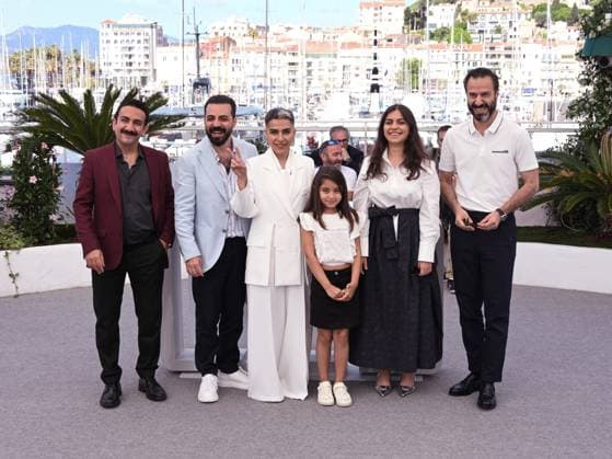 Cannes, 78th Cannes Film Festival 2025 - day 9 - Photocall of the film Un Simple Accident In the photo: Vahid Mobasseri, Majid Panahi, Maryam Afsharimovahed, Delnaz Najafi, Hadis Pakbaten and Ebrahim Azizi  Copyright: xSimonexComix xipa-agency.netx xManuelexMangiarottix IPA_Agency_IPA58019440
