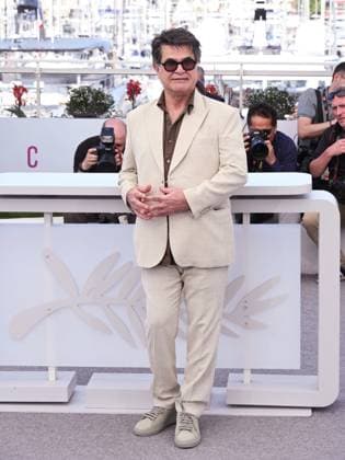 Cannes, 78th Cannes Film Festival 2025 - day 9 - Photocall of the film Un Simple Accident In the photo: Jafar Panahi  Copyright: xSimonexComix xipa-agency.netx xManuelexMangiarottix IPA_Agency_IPA58019450