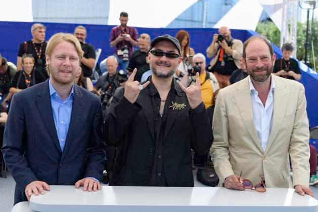 Entertainment Bilder des Tages Cannes Das Verschwinden Des Josef Mengele Photocall NG Oliver Guez, Kirill Serebrennikov and Ilya Stewart attending the ‘Das Verschwinden Des Josef Mengele’ (The Disappearance Of Josef Mengele)’ photocall in Cannes, France, on May 21, 2025, as part of the Cannes Film Festival. Photo by Nicolas Genin ABACAPRESS.COM Cannes France  Copyright: xGeninxNicolas ABACAx