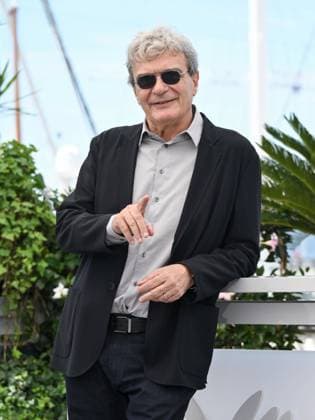 Cannes, Italy: Cannes, 78th Cannes Film Festival 2025 - day 9 - Photocall of the film Fuori In the photo: Mario Martone Cannes Italy  - ZUMAp169 20250521_zea_p169_300 Copyright: xSimonexComix