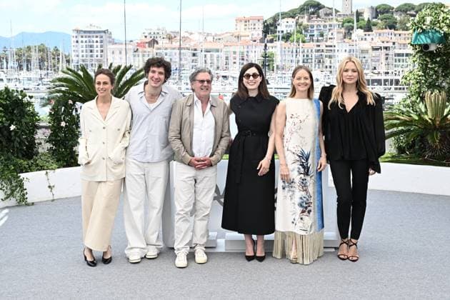 RECORD DATE NOT STATED Cannes - Vie Privee Photocall Anne Berest, Vincent Lacoste, Daniel Auteuil, Rebecca Zlotowski, Jodie Foster and Virginie Efira during the Vie Privee (A Private Life) photocall at the 78th annual Cannes Film Festival at Palais des Festivals on May 21, 2025 in Cannes, France. Photo by David Niviere ABACAPRESS.COM Cannes France  Copyright: xNivierexDavid ABACAPRESS.COMx