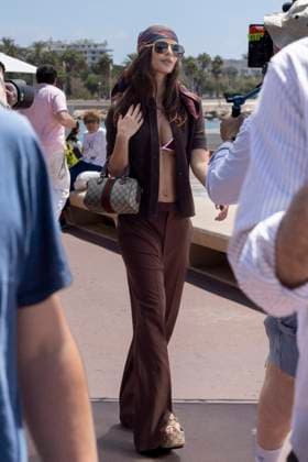 Cannes Emily Ratajkowski along the Croisette MP Emily Ratajkowski plays in a commercial for Gucci along the Croisette ahead the 78th annual Cannes Film Festival on May 21, 2025 in Cannes, France. Photo by Marco Piovanotto ABACAPRESS.COM  Copyright: xPiovanottoxMarco ABACAx
