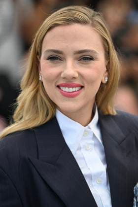Internationale Filmfestspiele von Cannes, Eleanor the Great Photocall 78eme Festival International du Film de Cannes Photocall with cast of Eleonor the great 78th International Cannes Film Festival Photocall with cast of Eleonor the great movie 444844 2025 05 21 France Johansson, Scarlett  Copyright: xSergexArnalx xStarfacex STAR_444844_008