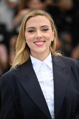 Internationale Filmfestspiele von Cannes, Eleanor the Great Photocall 78eme Festival International du Film de Cannes Photocall with cast of Eleonor the great 78th International Cannes Film Festival Photocall with cast of Eleonor the great movie 444844 2025 05 21 France Johansson, Scarlett  Copyright: xSergexArnalx xStarfacex STAR_444844_032