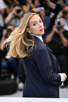 Internationale Filmfestspiele von Cannes, Eleanor the Great Photocall 78eme Festival International du Film de Cannes Photocall with cast of Eleonor the great 78th International Cannes Film Festival Photocall with cast of Eleonor the great movie 444844 2025 05 21 France Johansson, Scarlett  Copyright: xSergexArnalx xStarfacex STAR_444844_034