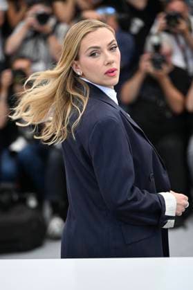 Internationale Filmfestspiele von Cannes, Eleanor the Great Photocall 78eme Festival International du Film de Cannes Photocall with cast of Eleonor the great 78th International Cannes Film Festival Photocall with cast of Eleonor the great movie 444844 2025 05 21 France Johansson, Scarlett  Copyright: xSergexArnalx xStarfacex STAR_444844_035