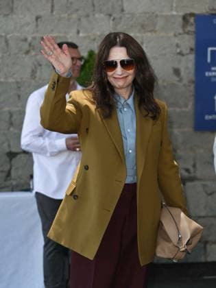 Cannes, 78th Cannes Film Festival 2025 - Day 9, The Jury at the Photocall: Jardins du musée du Suquet Cannes, 78th Cannes Film Festival 2025 - Day 9, The Jury at the Photocall: Jardins du musée du Suquet. Pictured: Juliette Binoche Cannes France  Copyright: xIPA ABACAx