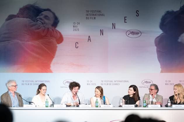 78eme Festival International du Film de Cannes Photocall du film Vie Prive 78th International Cannes Film Festival press junket of Vie Prive movie 444849 2025 05 21 France Lacoste, Vincent Foster, Jodie Zlotowski, Rebecca Auteuil, Daniel Efira, Virginie Berest, Anne  Copyright: xEstellexCarlierx xStarfacex STAR_444849_004