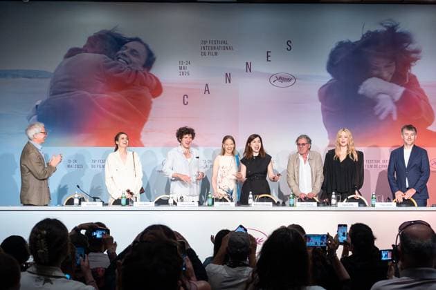 78eme Festival International du Film de Cannes Photocall du film Vie Prive 78th International Cannes Film Festival press junket of Vie Prive movie 444849 2025 05 21 France Lacoste, Vincent Foster, Jodie Zlotowski, Rebecca Auteuil, Daniel Efira, Virginie Berest, Anne  Copyright: xEstellexCarlierx xStarfacex STAR_444849_014
