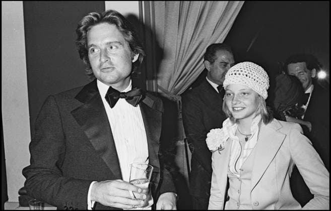 Archivbilder der Woche KW21 Thema Cannes and Jodie Foster a beautiful love story 50 years ago Jodie Foster made her debut at the Cannes Film Festival ARCHIVES MICHAEL DOUGLAS AND JODIE FOSTER AT THE CANNES FESTIVAL IN 1975 Cannes France  Copyright: xANGELI-RINDOFFx xBESTIMAGExANGELI-RINDOFFx xBESTIMAGEx