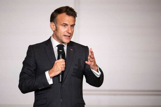 Non Au Harcelement Awards Ceremony - Paris French President Emmanuel Macron speaks at the No to Bullying award ceremony at the Elysee Palace in Paris, France, 21 May 2025. France s Ministry of National Education organizes each year the Non au harcelement (No to Bullying) contest in schools to raise awareness and promote values such as kindness and inclusion. Photo by Eliot Blondet ABACAPRESS.COM Paris France France  Copyright: xBlondetxEliot ABACAx