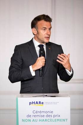 Non Au Harcelement Awards Ceremony - Paris French President Emmanuel Macron speaks at the No to Bullying award ceremony at the Elysee Palace in Paris, France, 21 May 2025. France s Ministry of National Education organizes each year the Non au harcelement (No to Bullying) contest in schools to raise awareness and promote values such as kindness and inclusion. Photo by Eliot Blondet ABACAPRESS.COM Paris France France  Copyright: xBlondetxEliot ABACAx