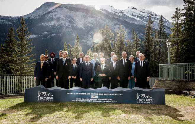 May 21, 2025, Banff, Ab, CANADA: Canada s Finance Minister Francois-Philippe Champagne, centre right, and Governor of the Bank of Canada Tiff Macklem, centre left, pose for a family photo with their colleagues at the G7 Finance Ministers meeting in Banff, Alta., Wednesday, May 21, 2025. Banff CANADA - ZUMAc35_ 20250521_zaf_c35_031 Copyright: xJeffxMcintoshx