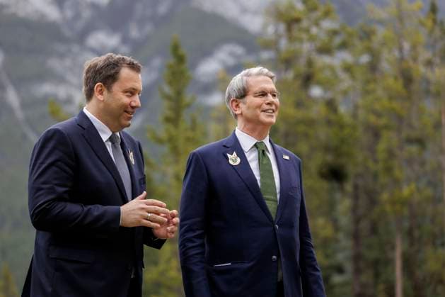 Lars Klingbeil, Federal Minister of Finance, and Scott Bessent, US Secretary of the Treasury, photographed at the G7 FMNBG Banff meeting, 21 05 2025 Photographed on behalf of the Federal Ministry of Finance Banff Canada Copyright: xKiraxHofmann BMFx
