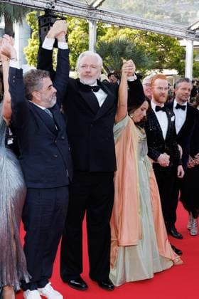 M Montée des marches du film The history of sound lors du 78ème Festival International du Film de Cannes Eugene Jarecki, Julian Assange et sa femme Stella, guest Montée des marches du film The history of sound lors du 78ème Festival International du Film de Cannes, au Palais des Festivals à Cannes Le 21 mai 2025 Jacovides Moreau Bestimage Red carpet for the movie The history of sound during the 78th Cannes International Film Festival at the Palais des Festivals in Cannes, France On may 21th 2025 Cannes France  Copyright: xJACOVIDES-MOREAUx xBESTIMAGExJACOVIDES-MOREAUx xBESTIMAGEx
