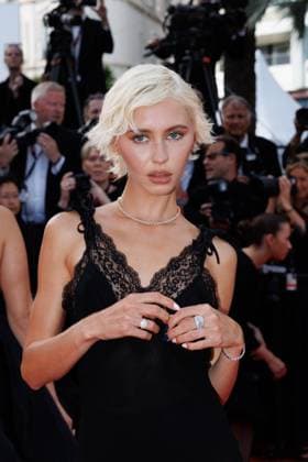 M Montée des marches du film The history of sound lors du 78ème Festival International du Film de Cannes Iris Law Montée des marches du film The history of sound lors du 78ème Festival International du Film de Cannes, au Palais des Festivals à Cannes Le 21 mai 2025 Jacovides Moreau Bestimage Red carpet for the movie The history of sound during the 78th Cannes International Film Festival at the Palais des Festivals in Cannes, France On may 21th 2025 Cannes France  Copyright: xJACOVIDES-MOREAUx xBESTIMAGExJACOVIDES-MOREAUx xBESTIMAGEx