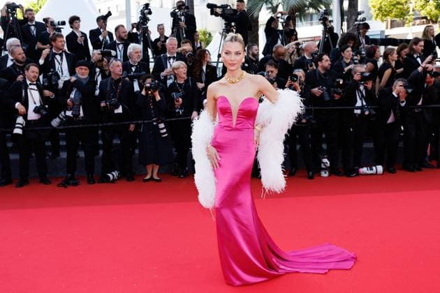 M Montée des marches du film The history of sound lors du 78ème Festival International du Film de Cannes Valentina Pahde Montée des marches du film The history of sound lors du 78ème Festival International du Film de Cannes, au Palais des Festivals à Cannes Le 21 mai 2025 Jacovides Moreau Bestimage Red carpet for the movie The history of sound during the 78th Cannes International Film Festival at the Palais des Festivals in Cannes, France On may 21th 2025 Cannes France  Copyright: xJACOVIDES-MOREAUx xBESTIMAGExJACOVIDES-MOREAUx xBESTIMAGEx