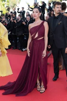 B Montée des marches du film The history of sound lors du 78ème Festival International du Film de Cannes Anna Nooshin Montée des marches du film The history of sound lors du 78ème Festival International du Film de Cannes, au Palais des Festivals à Cannes Le 21 mai 2025 Olivier Borde Bestimage Red carpet for the movie The history of sound during the 78th Cannes International Film Festival at the Palais des Festivals in Cannes, France On may 21th 2025 Cannes France  Copyright: xOLIVIERxBORDEx xBESTIMAGExOLIVIERxBORDEx xBESTIMAGEx