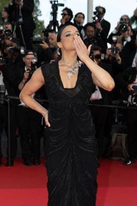 B Montée des marches du film The history of sound lors du 78ème Festival International du Film de Cannes Michelle Rodriguez Montée des marches du film The history of sound lors du 78ème Festival International du Film de Cannes, au Palais des Festivals à Cannes Le 21 mai 2025 Olivier Borde Bestimage Red carpet for the movie The history of sound during the 78th Cannes International Film Festival at the Palais des Festivals in Cannes, France On may 21th 2025 Cannes France  Copyright: xOLIVIERxBORDEx xBESTIMAGExOLIVIERxBORDEx xBESTIMAGEx