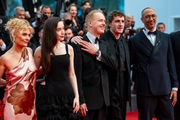 78eme Festival International du Film de Cannes Montée des marches du film The history of sound 78th International Cannes Film Festival Red carpet for The history of sound movie 444874 2025 05 21 Cannes France Mescal, Paul Sbarge, Raphael Hermanus, Oliver Canning, Emma Bartlett, Alison  Copyright: xEstellexCarlierx xStarfacex STAR_444874_066