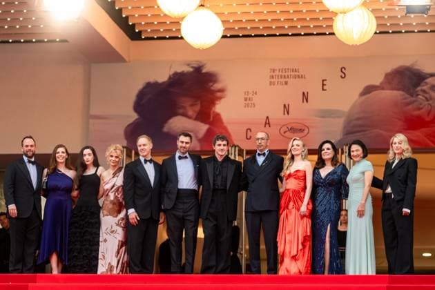 78eme Festival International du Film de Cannes Montée des marches du film The history of sound 78th International Cannes Film Festival Red carpet for The history of sound movie 444874 2025 05 21 Cannes France Mescal, Paul Sbarge, Raphael Hermanus, Oliver Canning, Emma Bartlett, Alison  Copyright: xEstellexCarlierx xStarfacex STAR_444874_069