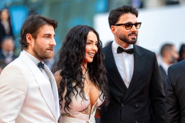 78eme Festival International du Film de Cannes Montée des marches du film The history of sound 78th International Cannes Film Festival Red carpet for The history of sound movie 444874 2025 05 21 Cannes France Benattia, Nabilla Duchemin, Paul Vergara, Thomas Secret Story  Copyright: xEstellexCarlierx xStarfacex STAR_444874_096