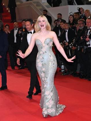 Cannes, 78th Cannes Film Festival 2025 - Evening 9, Red Carpet of the Film Sentimental Value Cannes, 78th Cannes Film Festival 2025 - Evening 9, Red Carpet of the Film Sentimental Value . In the photo Elle Fanning Cannes France  Copyright: xIPA ABACAx