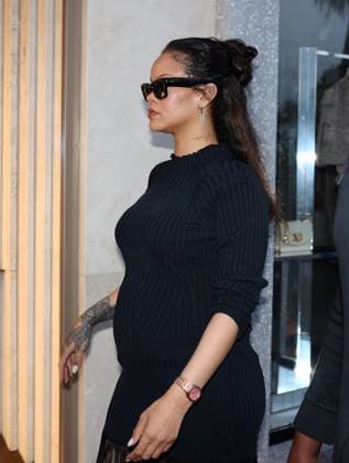 Rihanna in Cannes Rihanna strolling on the Croisette during the Cannes Film Festival. France , Cannes on may 21 , 2025  Copyright: xDFYx