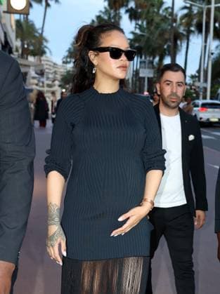 Rihanna in Cannes Rihanna strolling on the Croisette during the Cannes Film Festival. France , Cannes on may 21 , 2025  Copyright: xDFYx