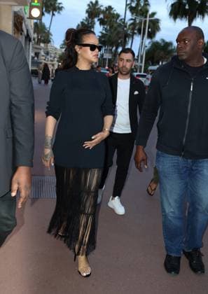 Rihanna in Cannes Rihanna strolling on the Croisette during the Cannes Film Festival. France , Cannes on may 21 , 2025  Copyright: xDFYx