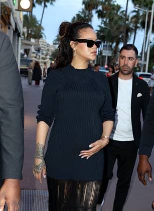 Rihanna in Cannes Rihanna strolling on the Croisette during the Cannes Film Festival. France , Cannes on may 21 , 2025  Copyright: xDFYx