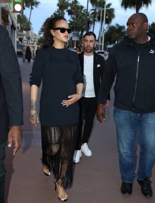 Rihanna in Cannes Rihanna strolling on the Croisette during the Cannes Film Festival. France , Cannes on may 21 , 2025  Copyright: xDFYx