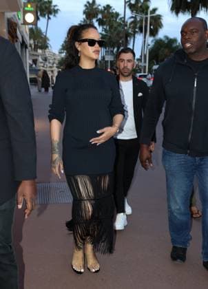 Rihanna in Cannes Rihanna strolling on the Croisette during the Cannes Film Festival. France , Cannes on may 21 , 2025  Copyright: xDFYx