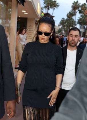 Rihanna in Cannes Rihanna strolling on the Croisette during the Cannes Film Festival. France , Cannes on may 21 , 2025  Copyright: xDFYx