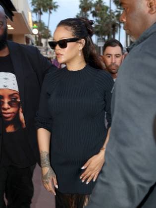 Rihanna in Cannes Rihanna strolling on the Croisette during the Cannes Film Festival. France , Cannes on may 21 , 2025  Copyright: xDFYx