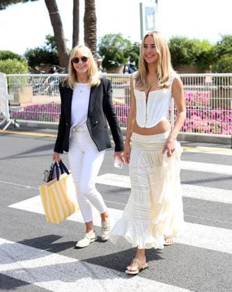 Kimberley Garner on the Croisette in Cannes EXCLUSIF- Kimberley Garner and her mother Geraldine Garner strolling on the Croisette during the Cannes Festival . France , Cannes , on may 21 , 2025  Copyright: xDFYx