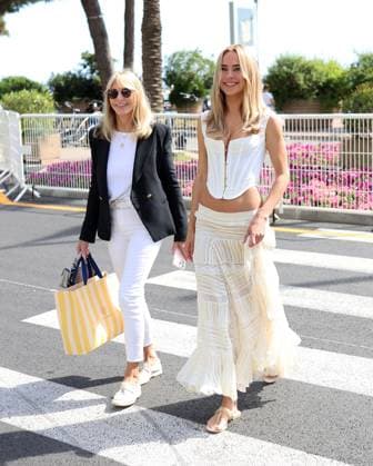 Kimberley Garner on the Croisette in Cannes EXCLUSIF- Kimberley Garner and her mother Geraldine Garner strolling on the Croisette during the Cannes Festival . France , Cannes , on may 21 , 2025  Copyright: xDFYx