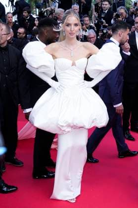 The History Of Sound Red Carpet - The 78th Annual Cannes Film Festival Leonie Hanne attends the The History Of Sound red carpet at the 78th annual Cannes Film Festival at Palais des Festivals on May 21, 2025 in Cannes, France. Cannes France  Copyright: xDanielexCifalÃ x originalFilename: cifala-notitle250521_npIgM.jpg
