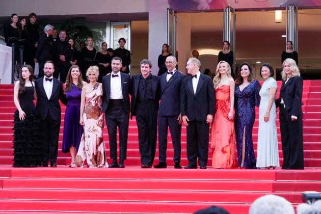 The History Of Sound Red Carpet - The 78th Annual Cannes Film Festival Ben Shattuck, Raphael Sbarge, Zhang Xin, Hadley Robinson, Alison Bartlett, Oliver Hermanus, Paul Mescal, Theresa Ryan attends the The History Of Sound red carpet at the 78th annual Cannes Film Festival at Palais des Festivals on May 21, 2025 in Cannes, France. Cannes France  Copyright: xDanielexCifalÃ x originalFilename: cifala-notitle250521_npo9o.jpg