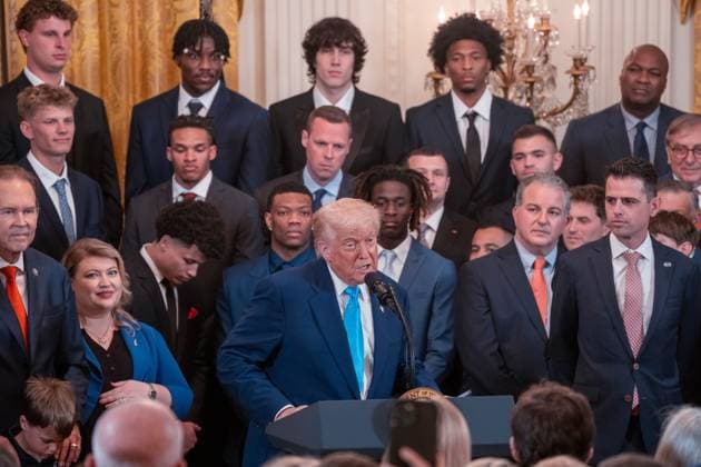 May 21, 2025, Washington, District of Columbia, USA: President DONALD TRUMP welcomes the University of Florida Gators National Champion basketball team to the East Room of the White House on May 21, 2025. Washington USA - ZUMAl312 20250521_znp_l312_038 Copyright: xAndrewxLeydenx